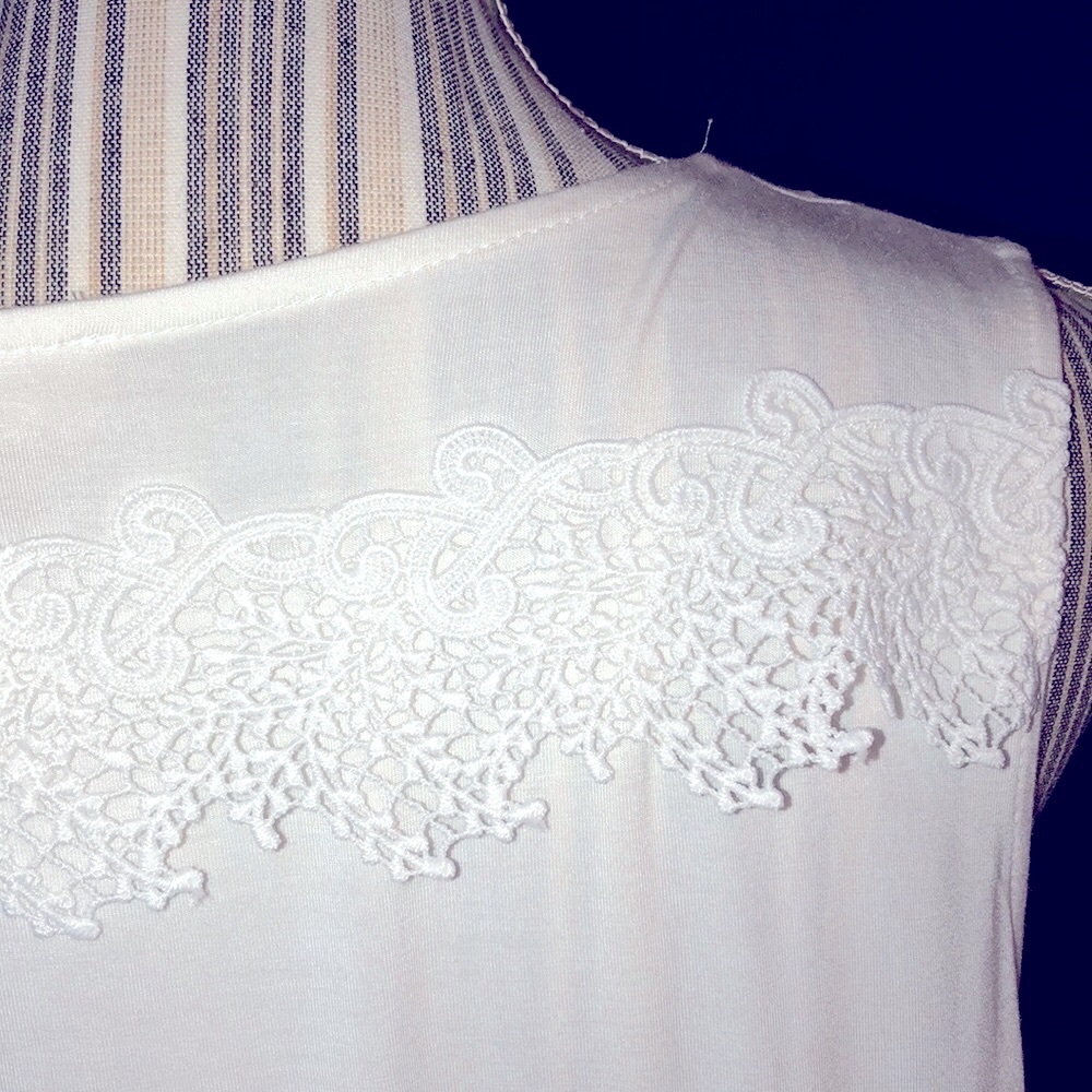 -POL White Layered Lace Ruffle Vest- - Picture 7 of 10